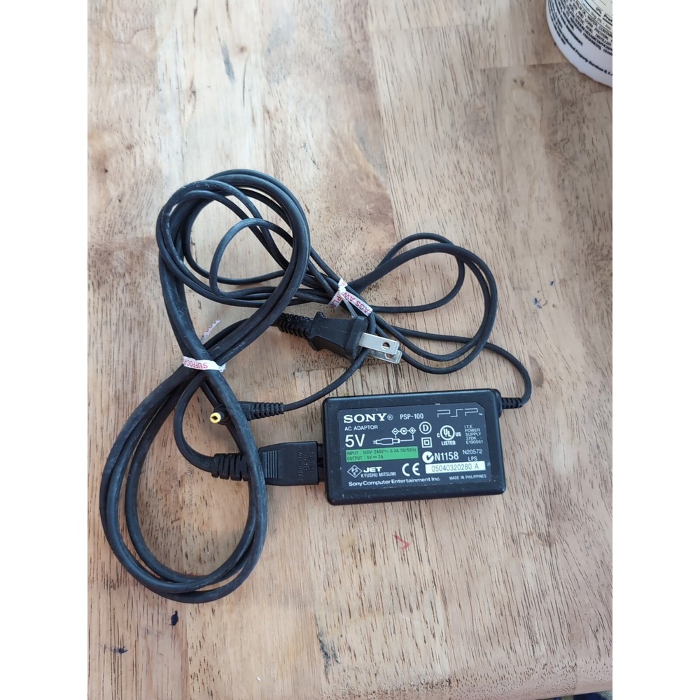 SONY  AC Adapter  PSP-100 ‎ 5V  2A